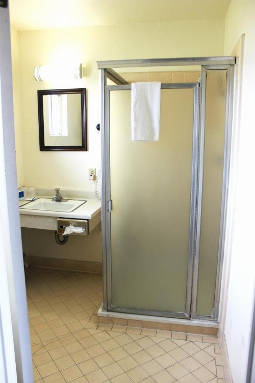 Rodeway Inn Merced - image 3