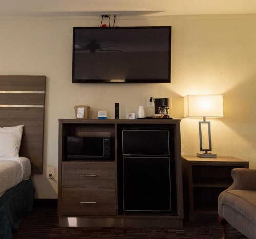 Rodeway Inn Merced - image 7