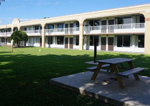 Econo Lodge Port Canaveral Area - image 17