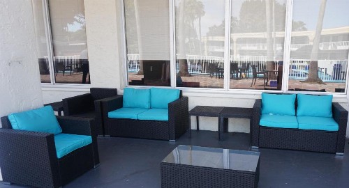 Econo Lodge Port Canaveral Area - image 20