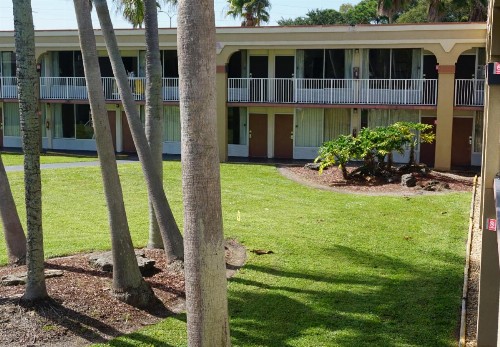 Econo Lodge Port Canaveral Area - image 23