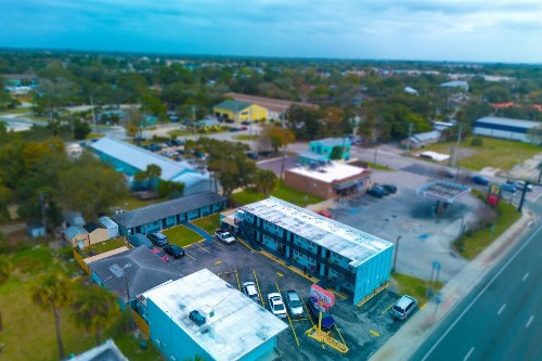 Aladdin Motel - image 21