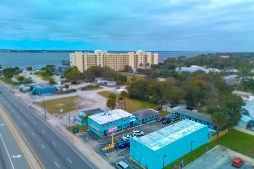 Aladdin Motel - image 22