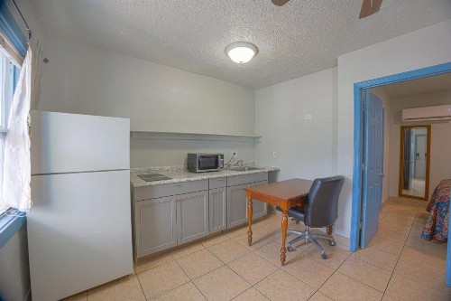 Aladdin Motel - image 47
