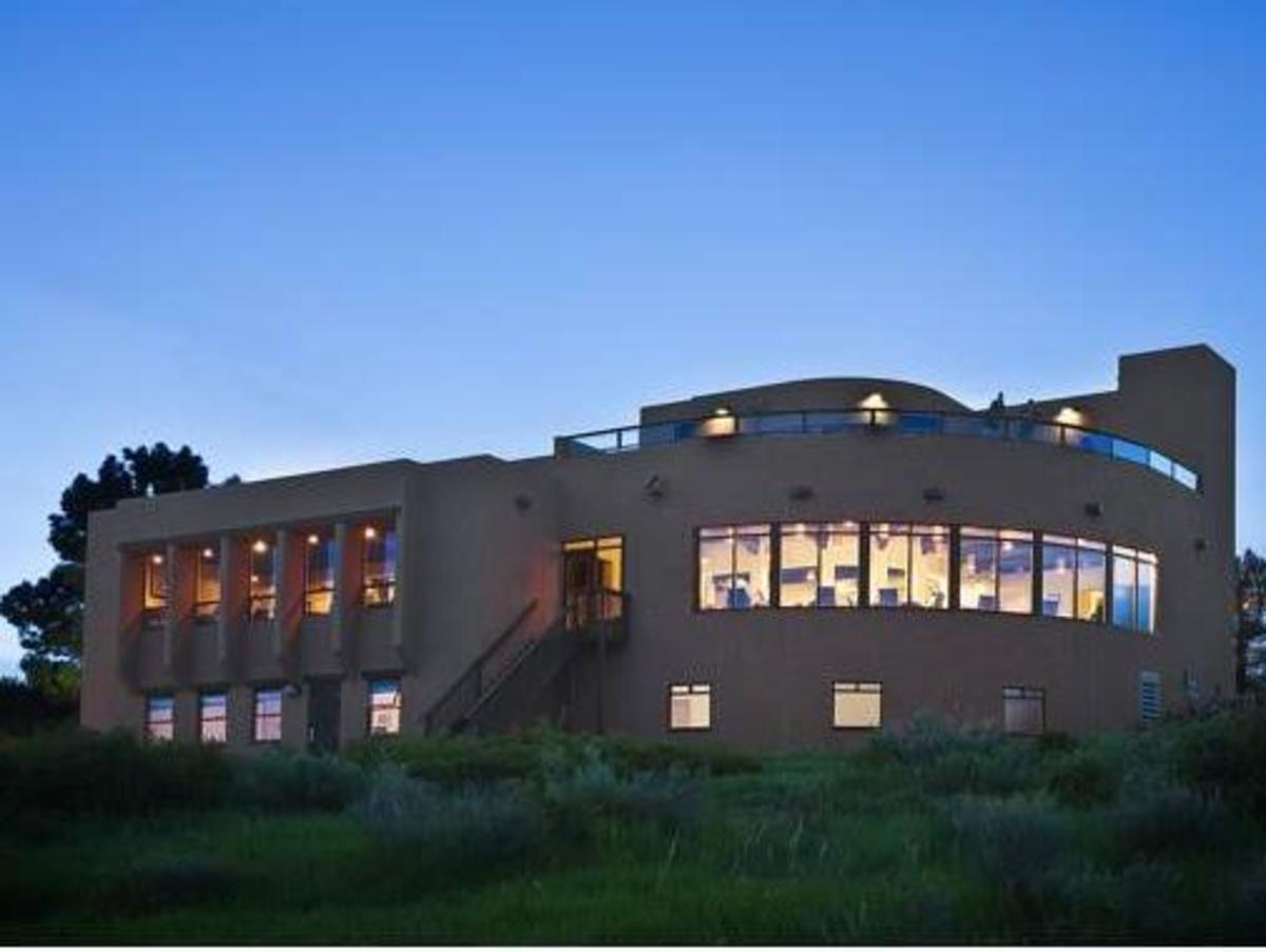 Far View Lodge - image 2