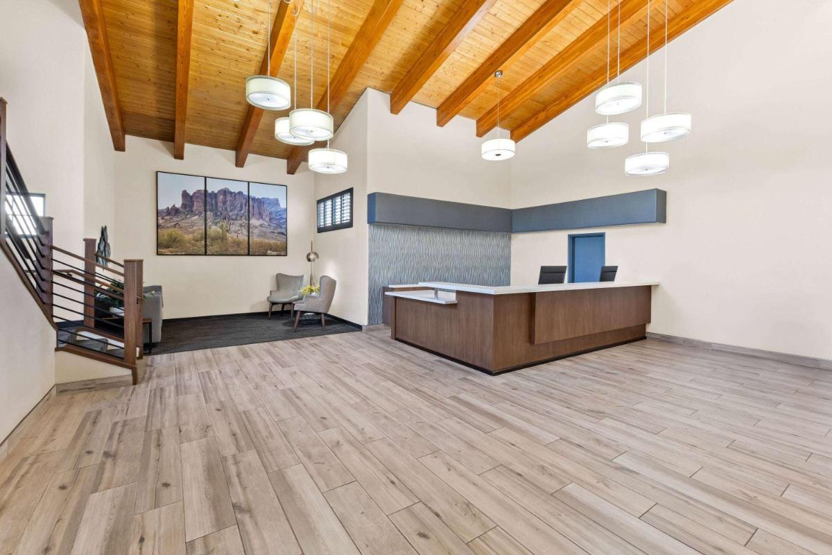 Days Hotel by Wyndham Mesa Near Phoenix - image 2