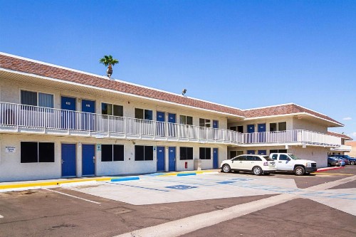 Motel 6 Mesa North - image 1