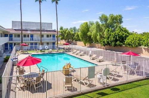 Motel 6 Mesa North - image 2