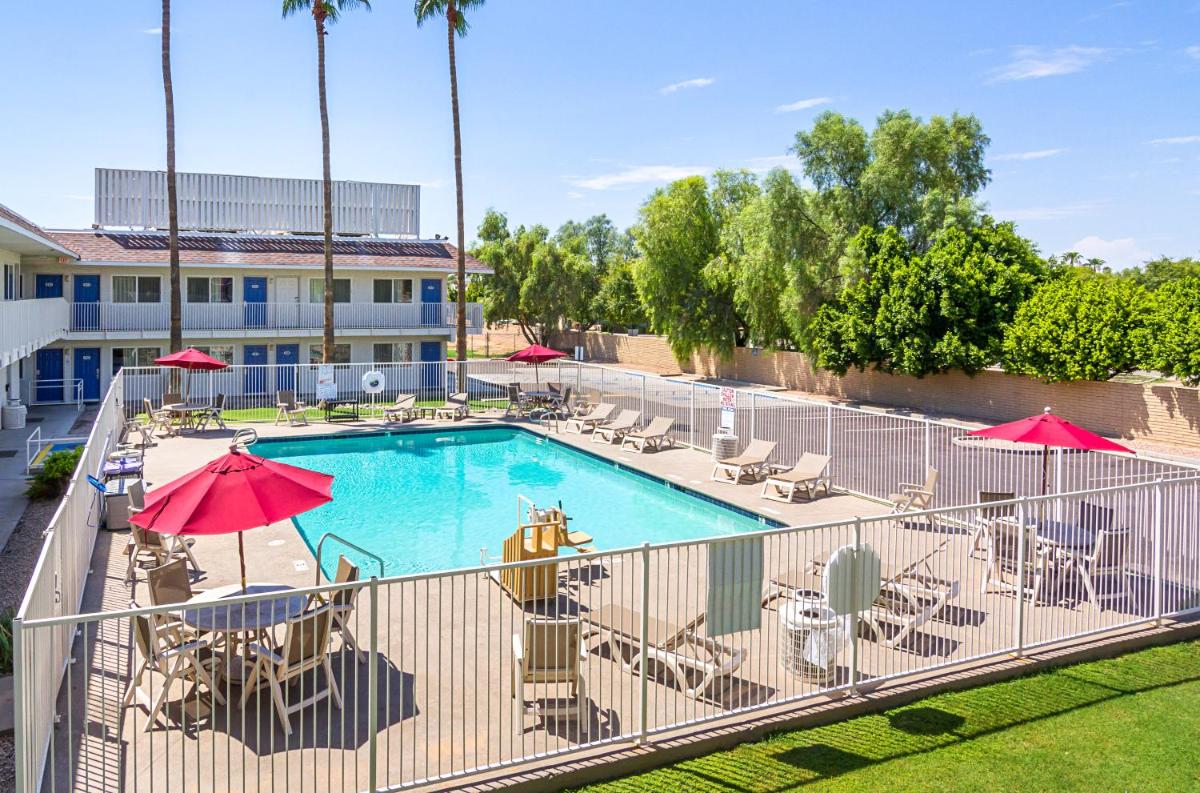Motel 6 Mesa North - image 2