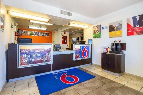 Motel 6 Mesa North - image 22