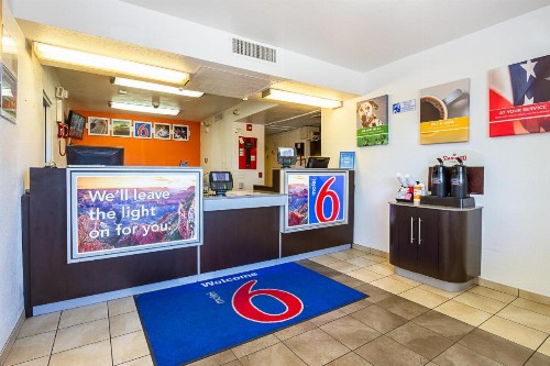 Motel 6 Mesa North - image 9