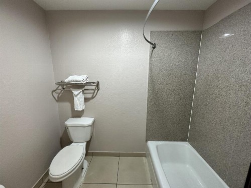 Econo Lodge Inn & Suites Mesa - image 21