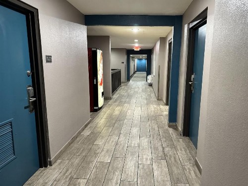 Econo Lodge Inn & Suites Mesa - image 30