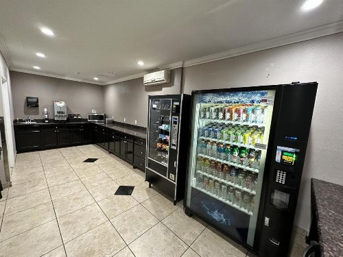 Econo Lodge Inn & Suites Mesa - image 36