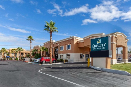 Quality Inn & Suites near Downtown Mesa - image 1