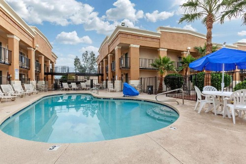 Quality Inn & Suites near Downtown Mesa - image 17