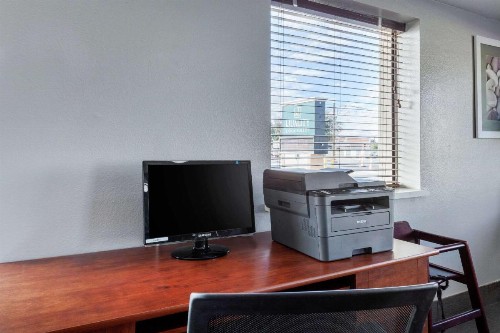 Quality Inn & Suites near Downtown Mesa - image 31