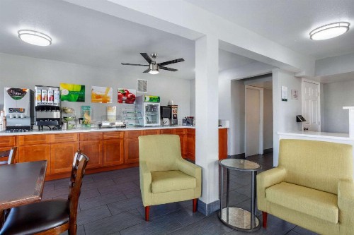 Quality Inn & Suites near Downtown Mesa - image 37