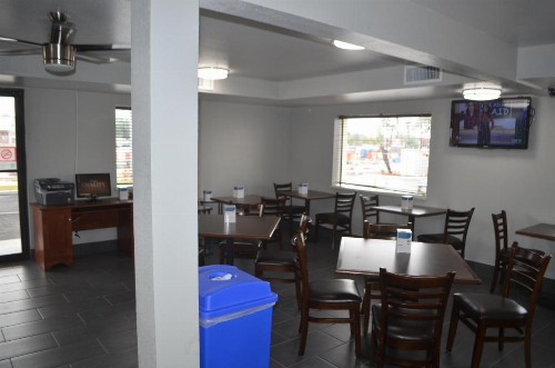 Quality Inn & Suites near Downtown Mesa - image 4