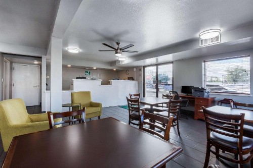 Quality Inn & Suites near Downtown Mesa - image 41