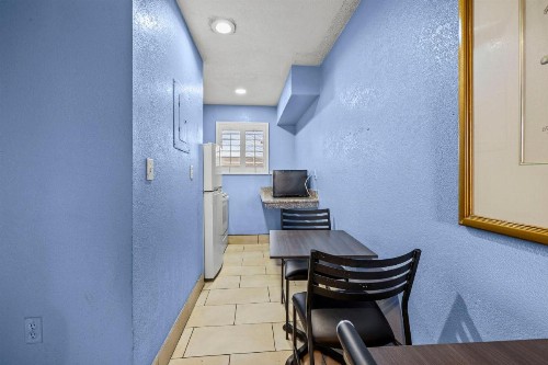 American Executive Inn Mesa - image 11