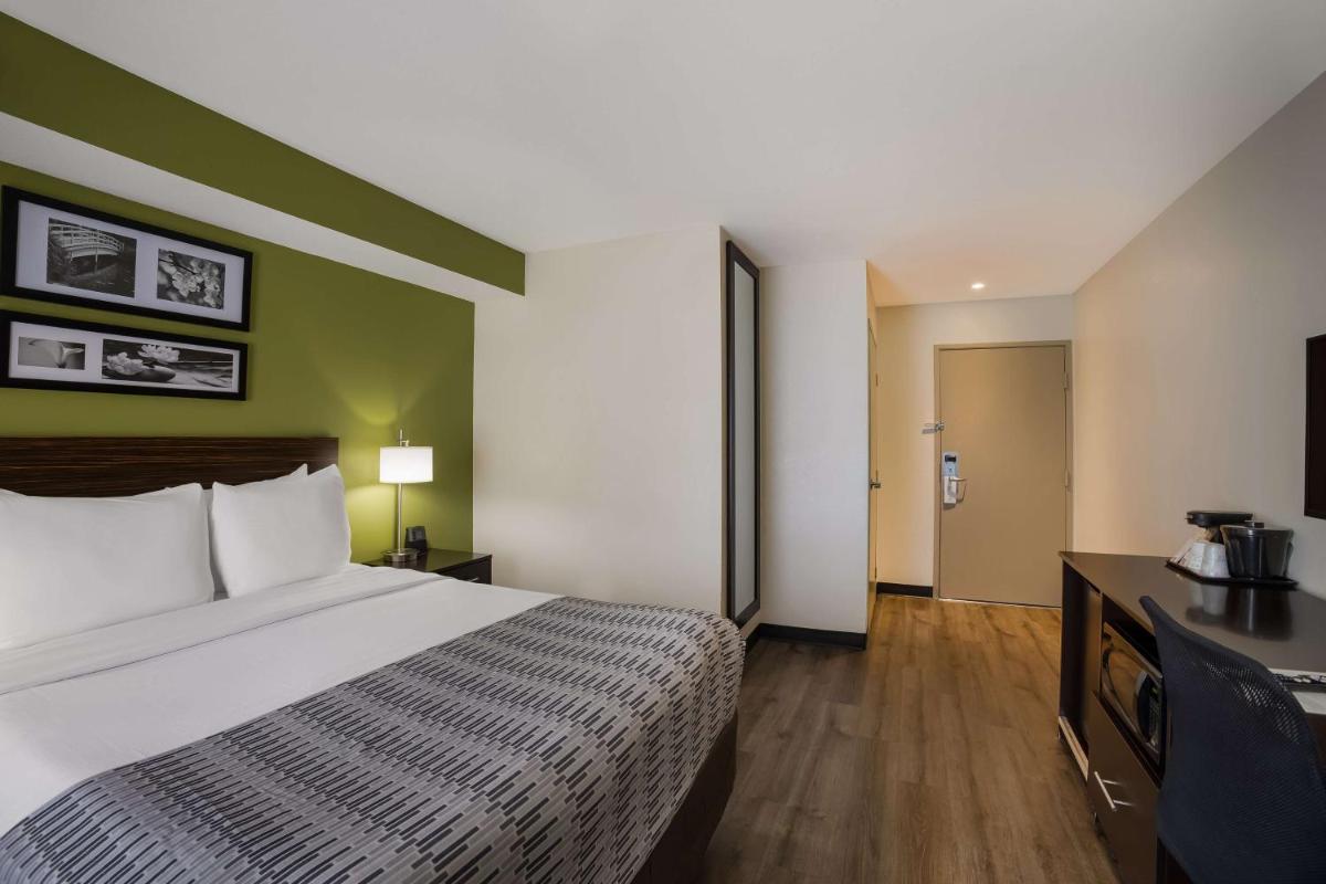 Sleep Inn Mesa Superstition Springs - image 7