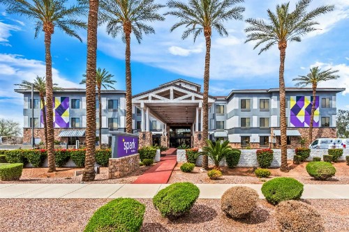 Best Western Legacy Inn & Suites - image 1