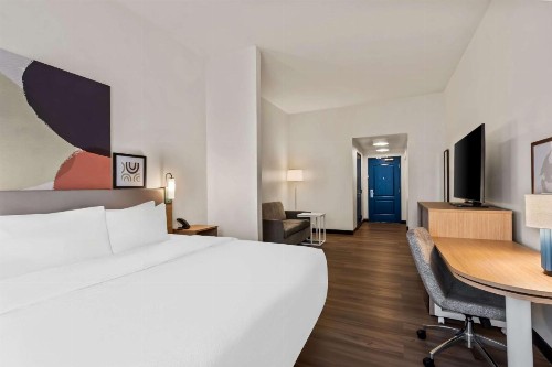 Best Western Legacy Inn & Suites - image 4