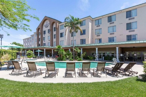 Country Inn & Suites by Radisson Mesa AZ - image 1