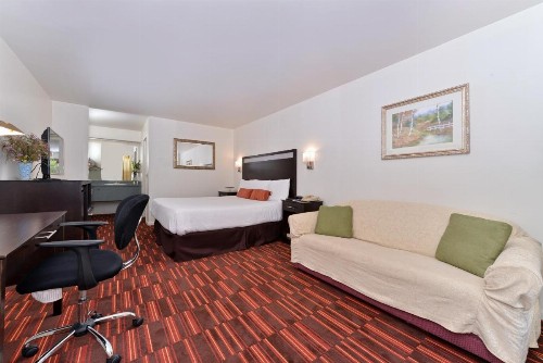 Windemere Hotel & Conference Center - image 2