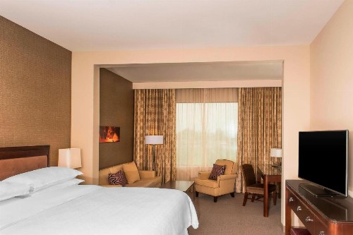 Sheraton Mesa Hotel at Wrigleyville West - image 25