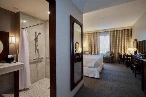 Sheraton Mesa Hotel at Wrigleyville West - image 4