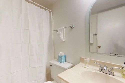 Hamptons Villa - image 11