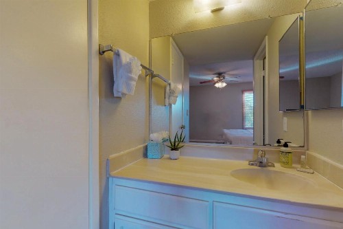 Hamptons Villa - image 8