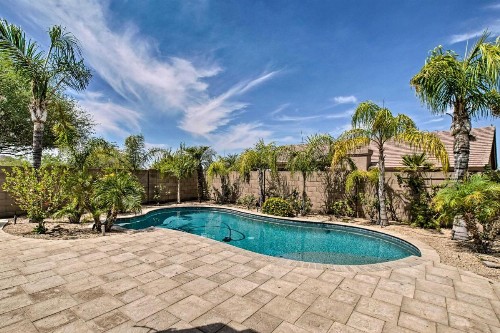 Family Home with Pool Table and Mountain Views!