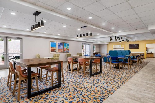 Holiday Inn Express & Suites Mesquite Nevada an IHG Hotel - image 25