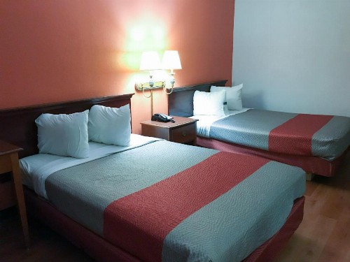 Motel 6-Metter GA - image 1