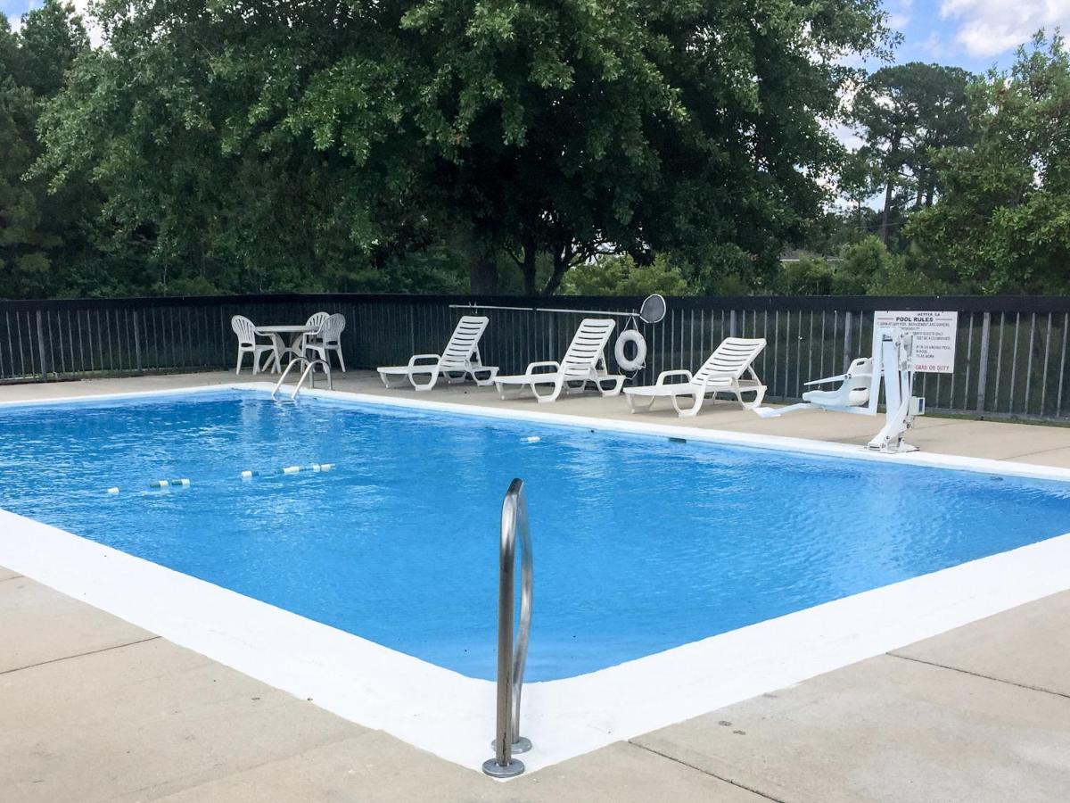 Motel 6-Metter GA - image 5