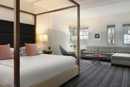 Kimpton Surfcomber Hotel an IHG Hotel - image 3