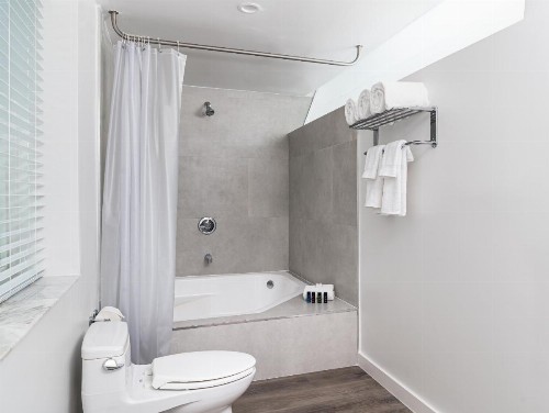 Essex House Hotel - image 17