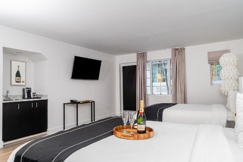 Essex House Hotel - image 19