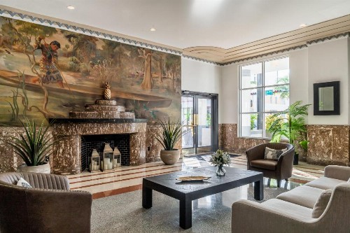 Essex House Hotel - image 31