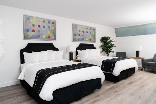 Essex House Hotel - image 4