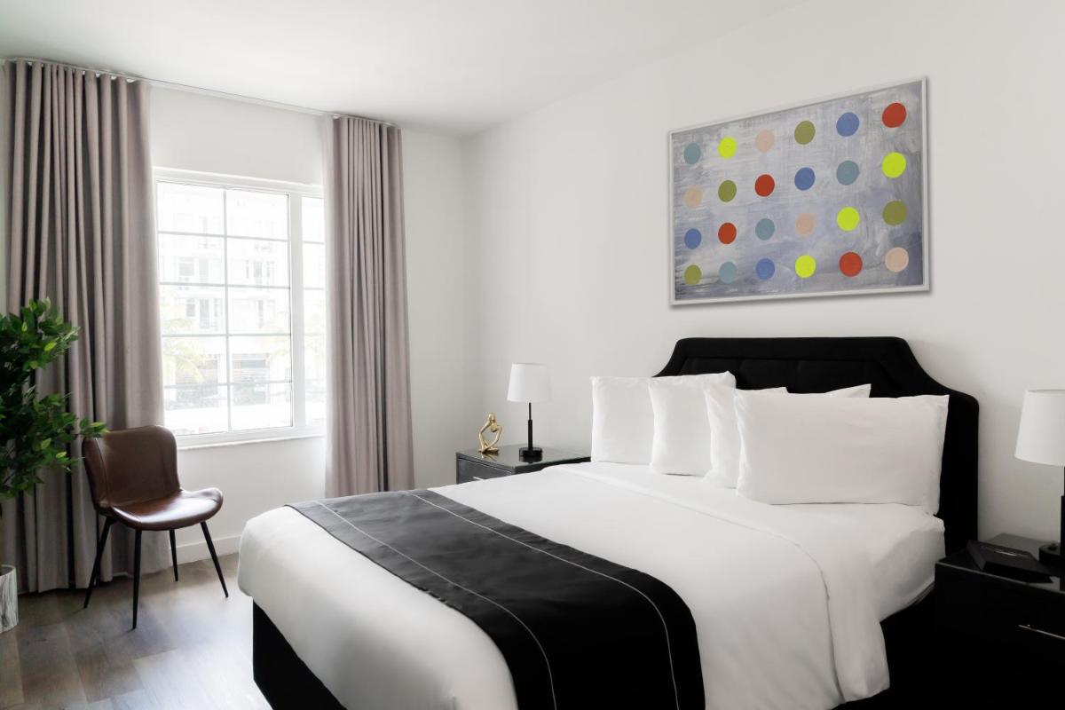 Essex House Hotel - image 6