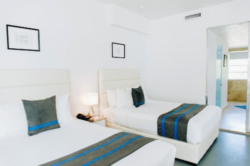 Aqua Hotel & Suites - image 11