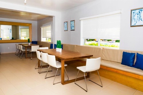 Aqua Hotel & Suites - image 4