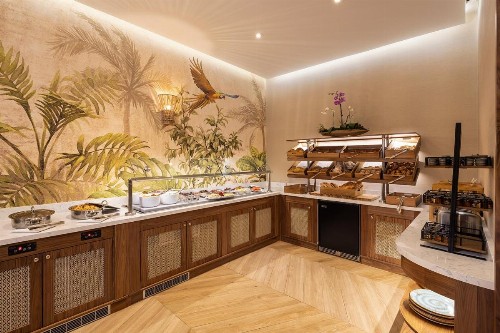 The Palms Hotel & Spa - image 31
