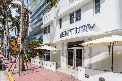 Century Hotel - image 2