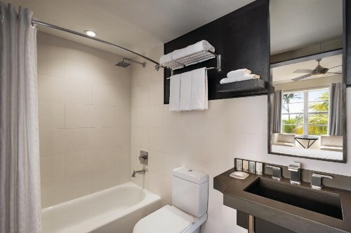 Room Mate Waldorf Towers - image 14