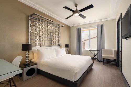 Room Mate Waldorf Towers - image 7